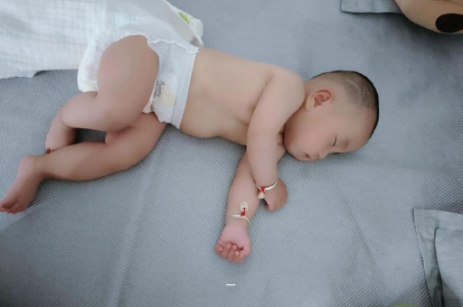 东阳宝宝总是摇头怎么回事